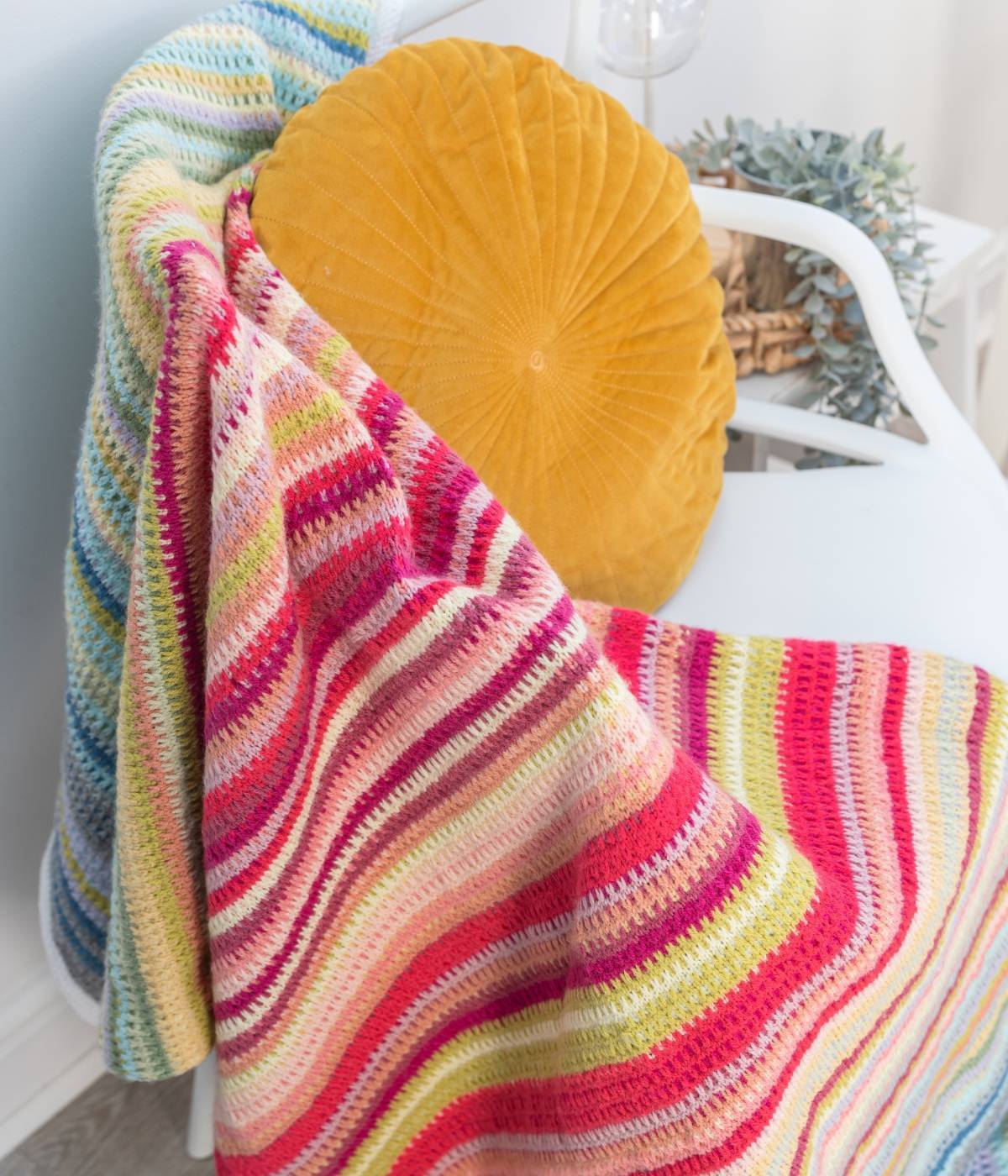 Temperature Blanket Knitting Kit in Emu Classic DK (1018)